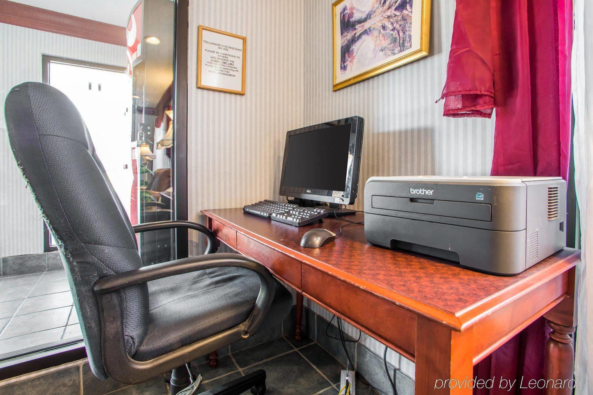 Hometowne Studios By Red Roof Egg Harbor-Atlantic City Airport Еґґ-Гарбор-Тауншіп Екстер'єр фото